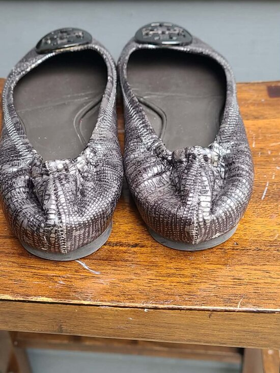 Tory Burch Reva Black Silver Snake Print Leather Ballet Flats size 8M main image 1